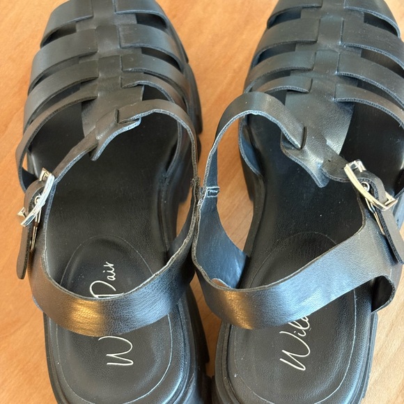 Wild Pair ‘Hereaa’ Black Strappy Fisherman Sandal Vegan W 10 Like New - Picture 6 of 10